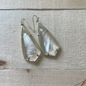 Kendra Scott drop earring!